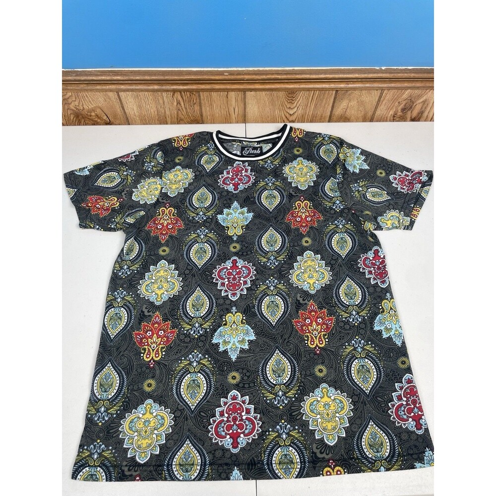 Fresh Prints of Bel Air Graphic Short Sleeve Shirt Size Large